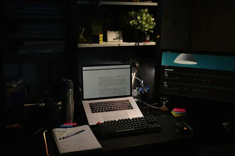 Laptop on a desk, where hybrid graphics settings matter for SFM